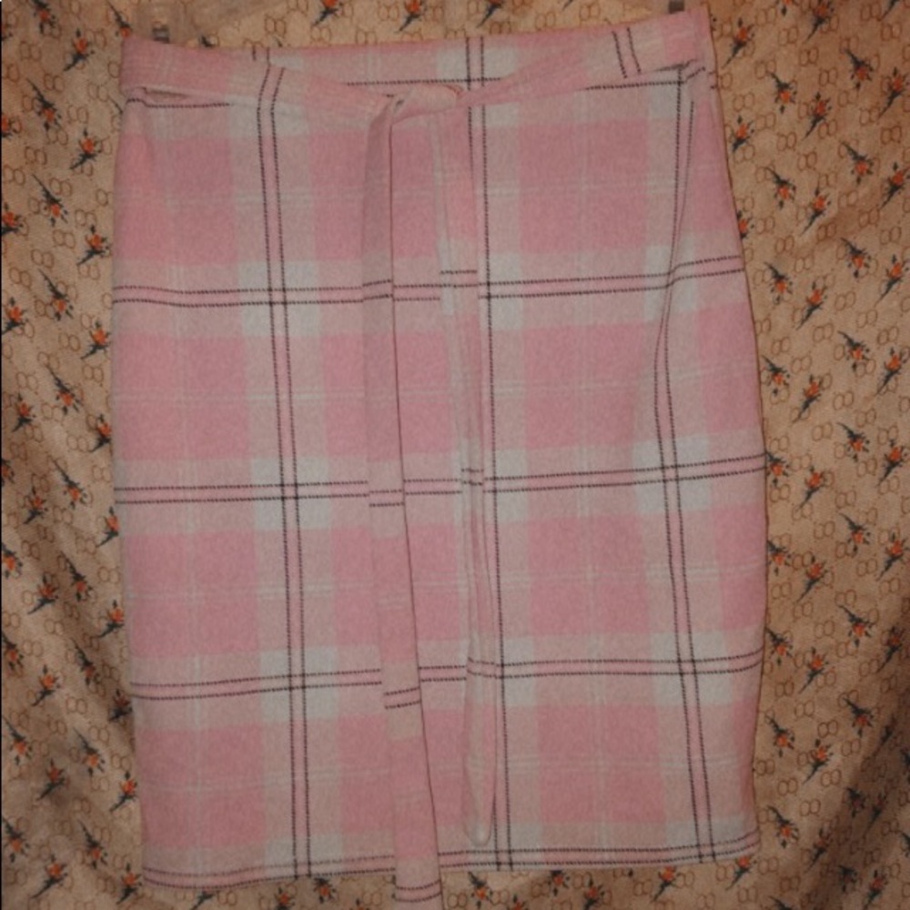 Pink platted skin tight skirt